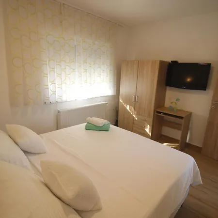 - Casa Adrianovo *