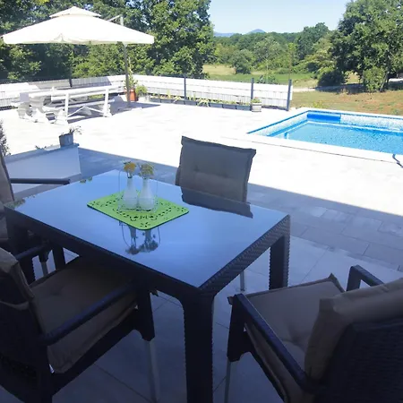 - Casa Adrianovo Ljubuški