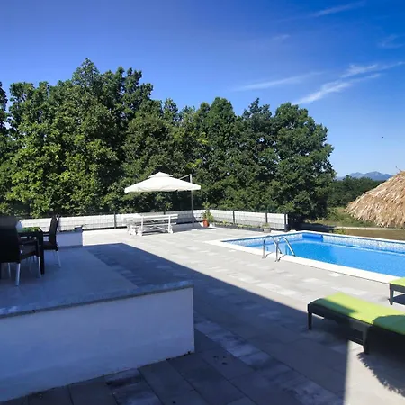 - Casa Adrianovo * Ljubuški