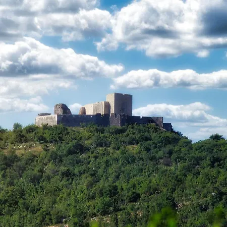 - Casa Adrianovo